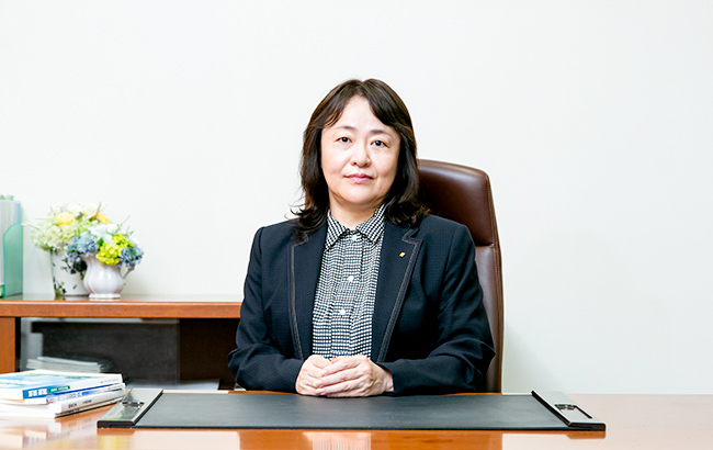 株式会社日本テクノス 代表取締役社長 塩川 敦子